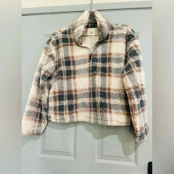 THRED-SUPPLY Plaid print cropped Sherpa sweatshirt THRED-SUPPLY size small cozy - Picture 1 of 10